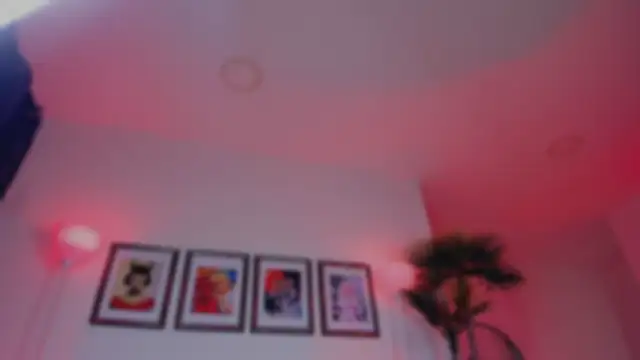 Taylor  foxxx online show from September 18, 2025, 4:36 am