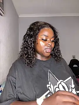 Honeycoco0211 online show from November 27, 2025, 8:33 pm