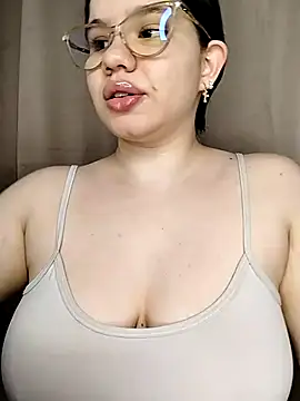 Danzel1105 online show from October 12, 2025, 1:32 pm