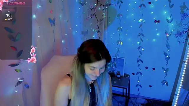 Snapshot of Sweet_me_ chatting on May 11, 2026, 5:46 am Sweet me online show from May 11, 2026, 5:46 am