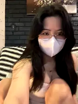 Kyomi-ibaby online show from October 31, 2025, 10:38 am