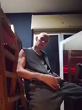 Snapshot of MillennialC0CK chatting on November 26, 2025, 7:04 pm MillennialC0CK online show from November 26, 2025, 7:04 pm