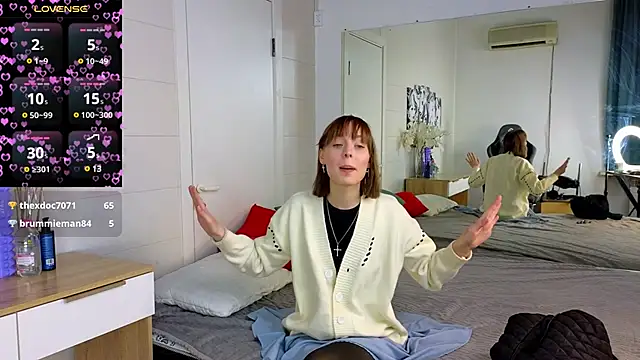 Crayzy Luv online show from December 14, 2024, 1:38 pm