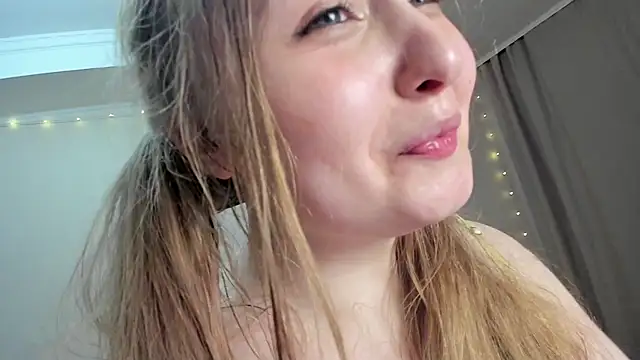 teencute online show from February 8, 2025, 9:13 am