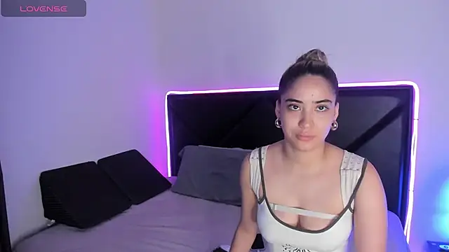 ScarlettAndClark online show from April 21, 2026, 4:08 am