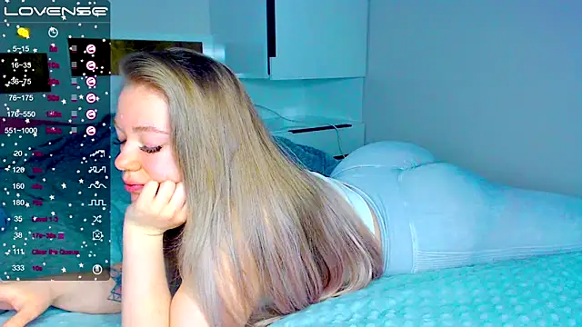 kitti kaattt online show from February 1, 2025, 4:03 am