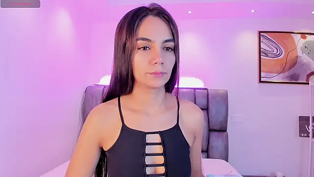 martina mancini online show from February 12, 2025, 1:37 pm