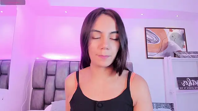 martina mancini online show from September 25, 2025, 1:15 pm