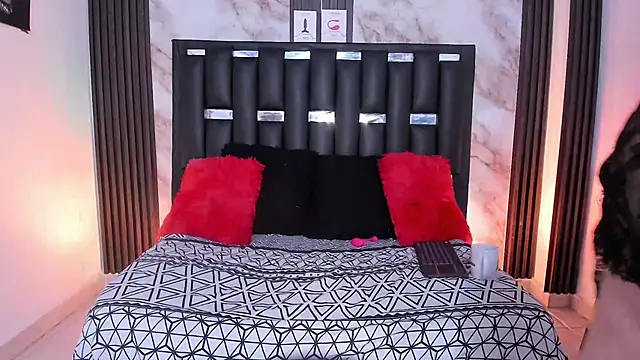 katherina diaz online show from November 8, 2025, 1:39 am