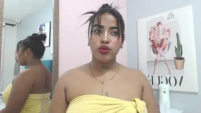 Snapshot of AichaBrown chatting on February 13, 2025, 11:06 am AichaBrown online show from February 13, 2025, 11:06 am