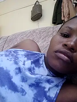 Snapshot of petite_babe chatting on February 3, 2026, 7:57 am petite babe online show from February 3, 2026, 7:57 am