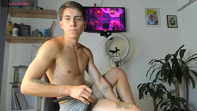 manucute 23  online show from October 8, 2025, 1:53 pm