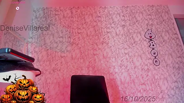 Snapshot of DeniseVillareal chatting on October 16, 2025, 10:22 pm DeniseVillareal online show from October 16, 2025, 10:22 pm