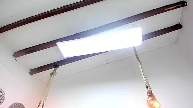 Oriana Guzman online show from February 12, 2025, 12:44 pm