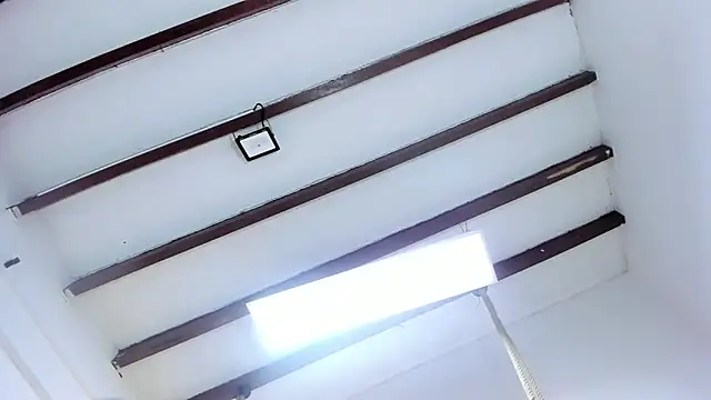 Oriana Guzman online show from February 12, 2025, 3:49 pm