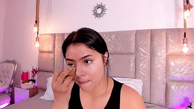 Snapshot of Oriana_Guzman chatting on June 12, 2026, 6:23 am Oriana Guzman online show from June 12, 2026, 6:23 am