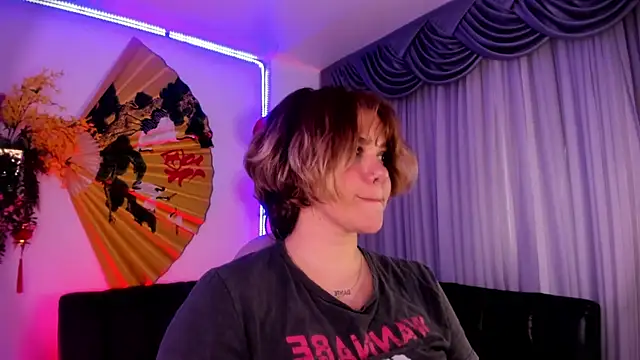 albaismynameX online show from March 17, 2025, 12:04 pm