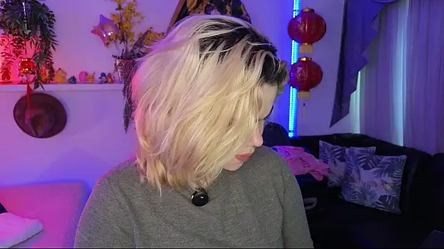 albaismynameX online show from March 21, 2026, 12:10 pm