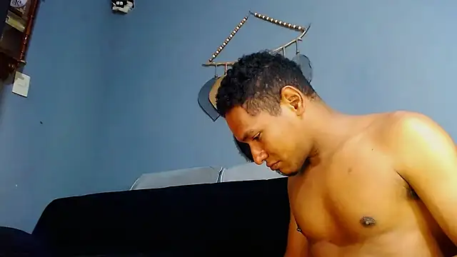 Grandeygruesa1 online show from February 4, 2025, 3:04 pm