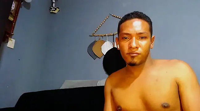 Grandeygruesa1 online show from February 8, 2025, 9:35 am