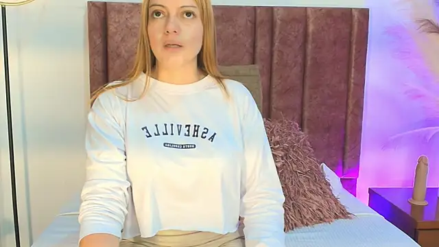 MirandaRoxx online show from September 10, 2025, 12:05 pm