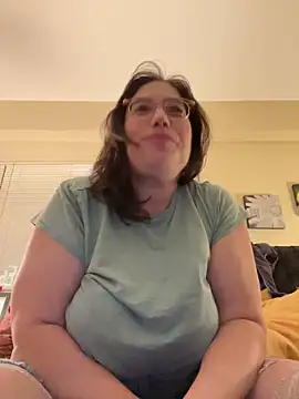 Bosschica online show from December 10, 2024, 5:17 am