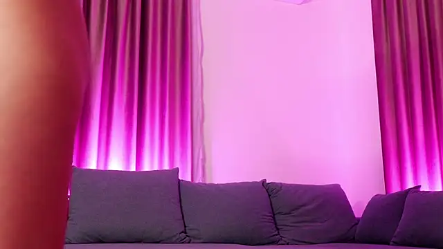 BaayBee   online show from November 26, 2025, 9:16 pm