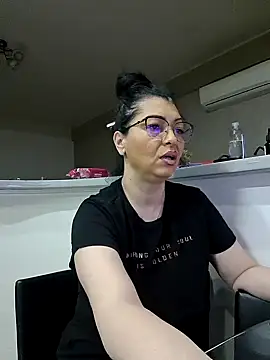 Milf Abigail online show from February 26, 2025, 11:37 pm