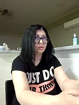 Milf Abigail online show from April 21, 2026, 1:18 am