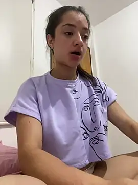 Alicia ALICIA online show from April 27, 2026, 3:04 am