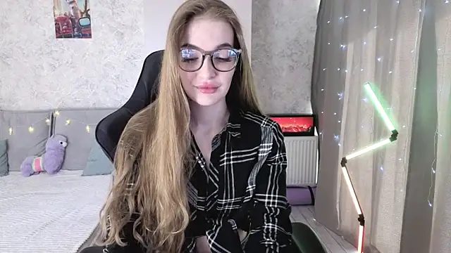 LissaCain online show from May 28, 2026, 4:43 am
