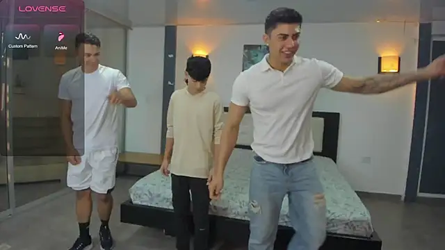 badguyss bisex online show from January 17, 2026, 11:48 am