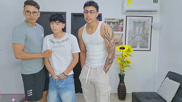 badguyss bisex online show from May 31, 2026, 11:28 am