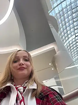 LadyTatiana Madam online show from December 4, 2025, 3:10 pm