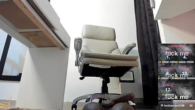 lulu 072 online show from February 12, 2025, 3:49 pm