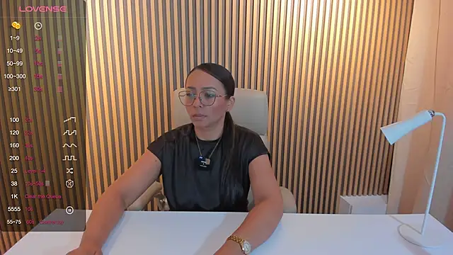 lulu 072 online show from February 26, 2025, 12:14 pm