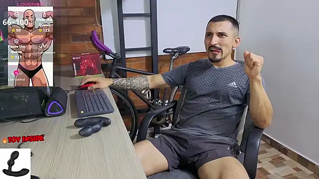 Snapshot of Marck_Muscle chatting on July 8, 2026, 12:15 am Marck Muscle online show from July 8, 2026, 12:15 am