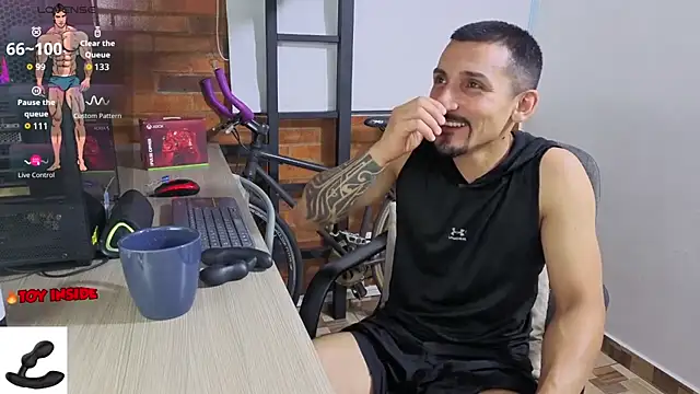 Snapshot of Marck_Muscle chatting on July 17, 2026, 11:20 pm Marck Muscle online show from July 17, 2026, 11:20 pm