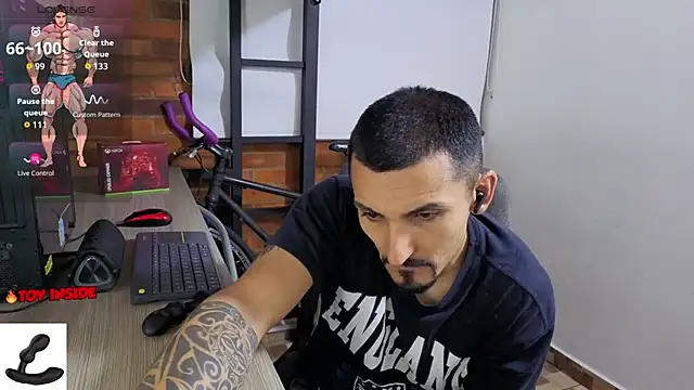 Snapshot of Marck_Muscle chatting on July 19, 2026, 3:54 am Marck Muscle online show from July 19, 2026, 3:54 am