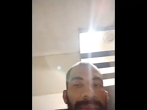 UncutToyBoy23cm online show from December 20, 2025, 9:33 pm