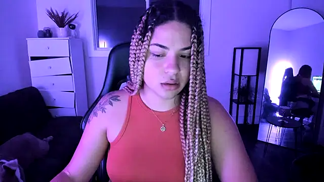 MelSaunders online show from November 2, 2025, 12:02 am