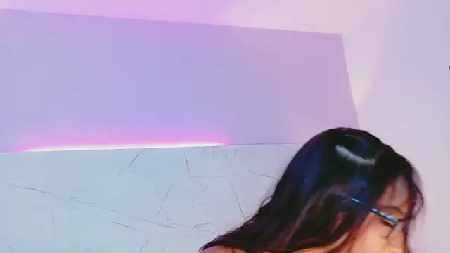 AbrilBrent online show from September 17, 2025, 7:59 pm