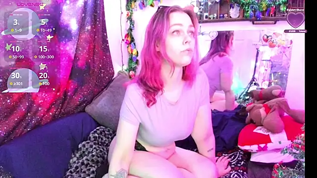 EverlyEster online show from December 21, 2024, 7:35 am