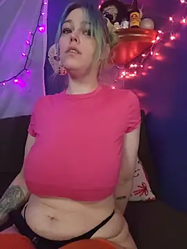 EverlyEster online show from August 1, 2026, 2:44 am