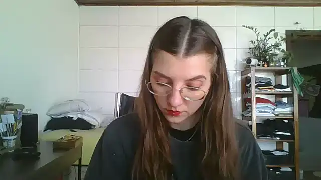 SweetyBabyDemon online show from September 24, 2025, 1:47 pm