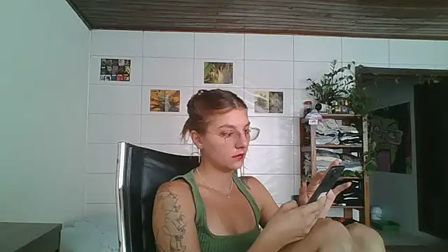 SweetyBabyDemon online show from February 24, 2026, 3:43 pm