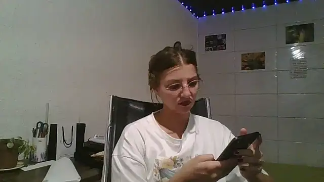 SweetyBabyDemon online show from April 1, 2026, 11:02 pm