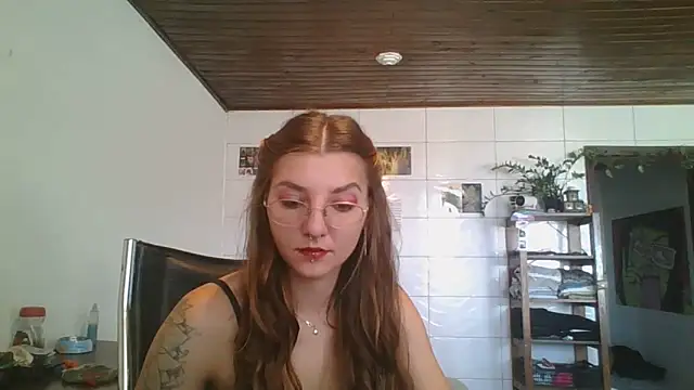 SweetyBabyDemon online show from April 18, 2026, 1:26 pm