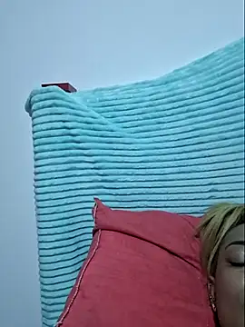 gatadeojosclaros online show from March 11, 2025, 8:09 am