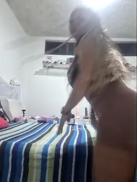 gatadeojosclaros online show from September 21, 2025, 1:29 am